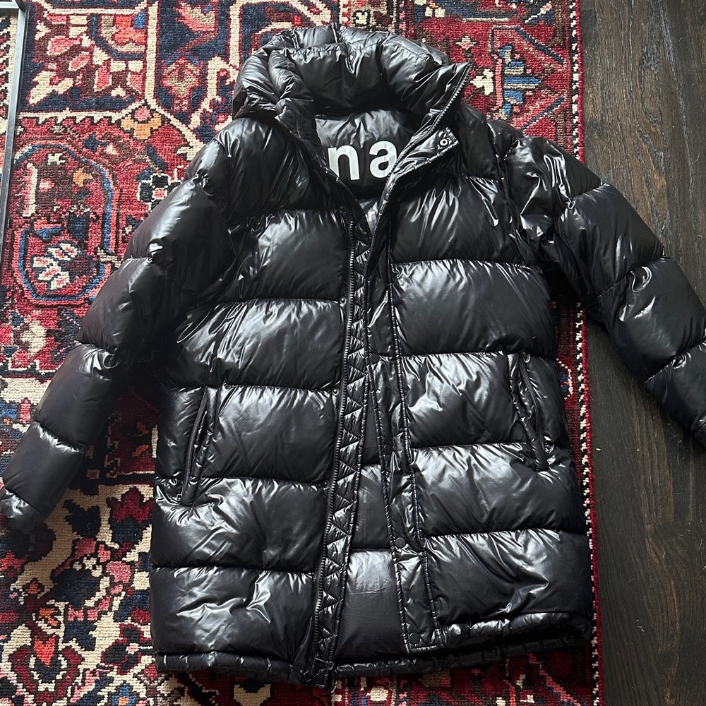 TNA Super Puff Mid in Size Medium